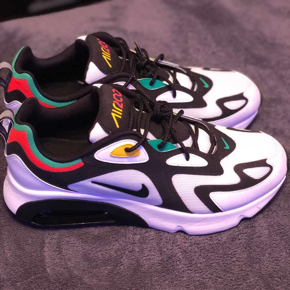 Sneakers - Picture 2 of 6